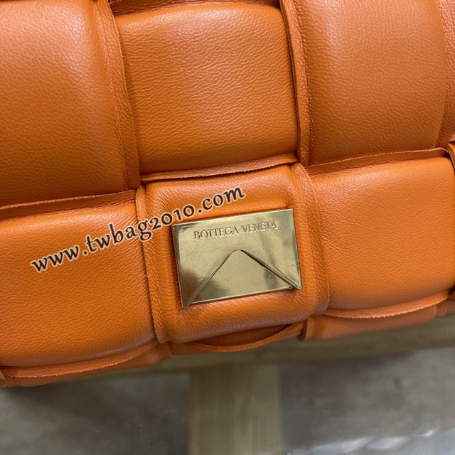Bottega veneta高端女包 96008橙色 寶緹嘉新款枕頭鏈條包 BV經典款單肩斜挎手提女包  gxz1232